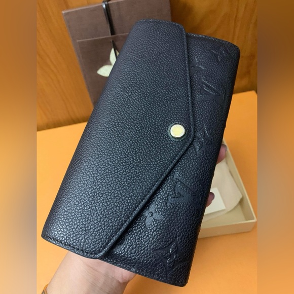 Sold❤️LV Black Empreinte Sarah Wallet❤️ - Picture 5 of 15